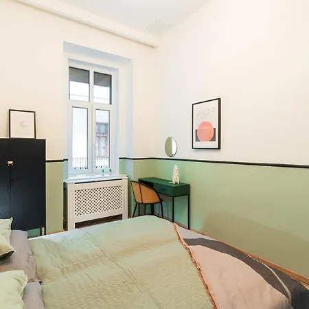 Luxury Peaceful Nest By The St Stephen's Basilica Budapest