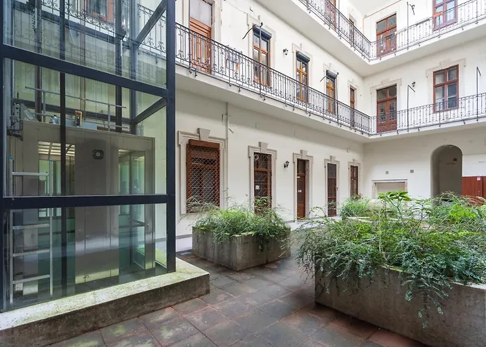 Luxury Peaceful Nest By The St Stephen's Basilica * Budapest