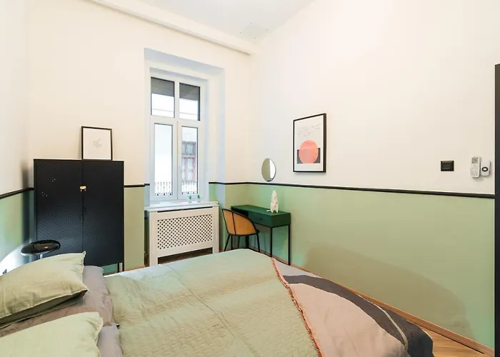 Luxury Peaceful Nest By The St Stephen's Basilica Budapest
