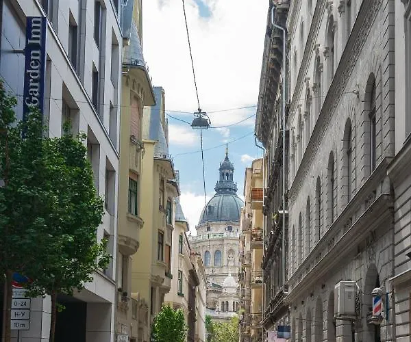 Luxury Peaceful Nest By The St Stephen's Basilica Апартаменты Будапешт