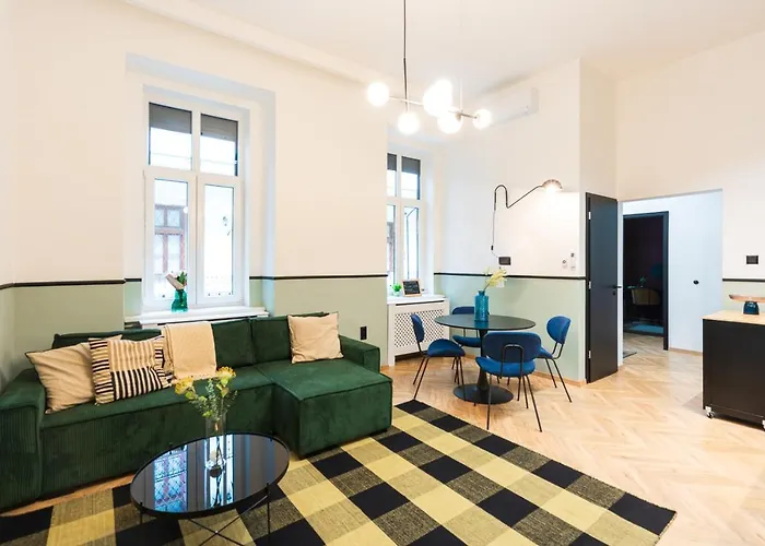 Апартаменты Luxury Peaceful Nest By The St Stephen's Basilica Будапешт