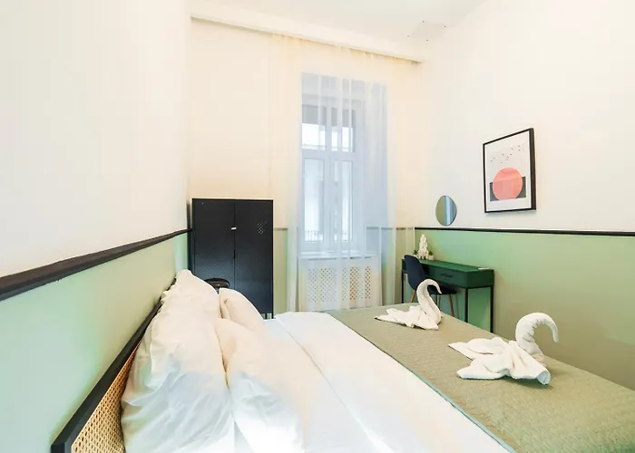 Luxury Peaceful Nest By The St Stephen's Basilica Апартаменты Будапешт